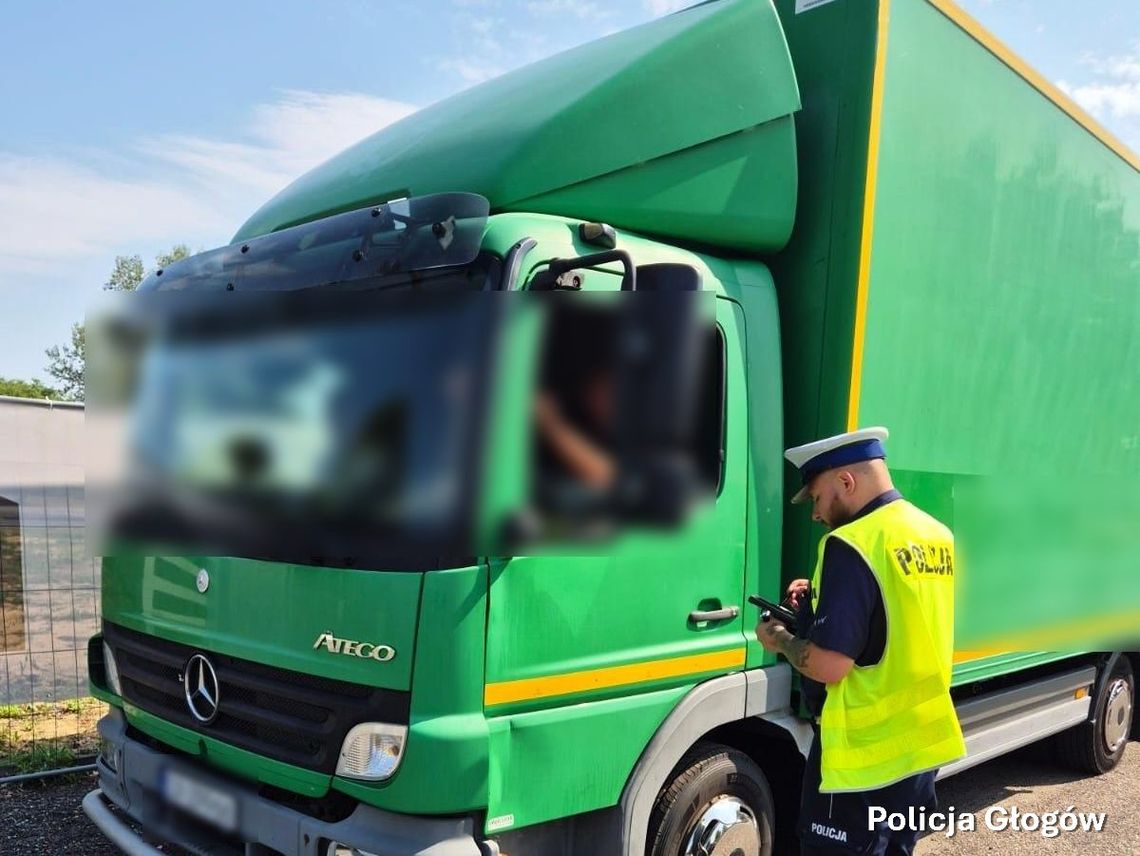 Ciężarówki ignorują zakaz. Policja wystawiła już 21 mandatów Ciężarówki ignorują zakaz. Policja wystawiła już 21 mandatów