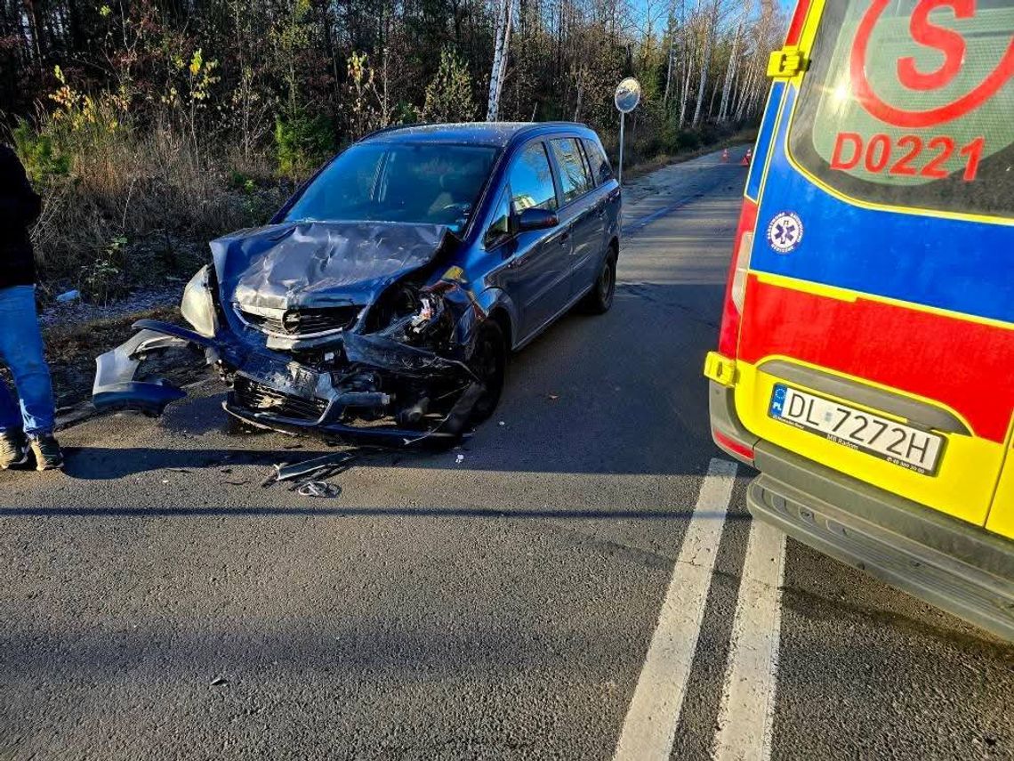 Dwie osoby ranne po zderzeniu na ul. Dąbrowskiego