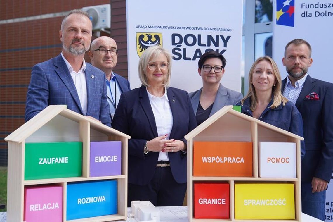 Dziecko w kryzysie nie zostanie samo. Nowe Centra Pomocy na Dolnym Śląsku
