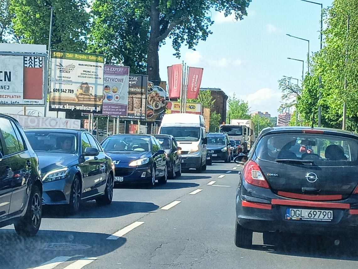 DZIŚ W GŁOGOWIE KORKI MOGĄ BYĆ WIĘKSZE!