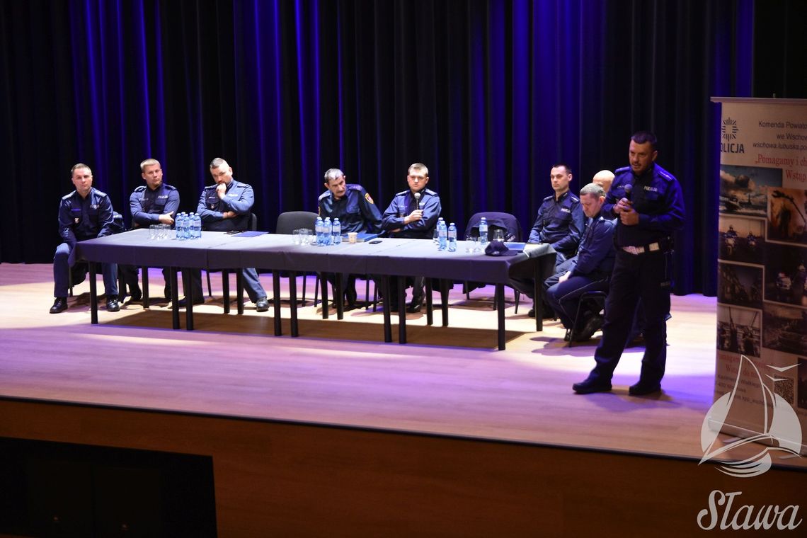 Seniorzy ze Wschowy i Sławy uczyli się, jak nie dać się oszukać