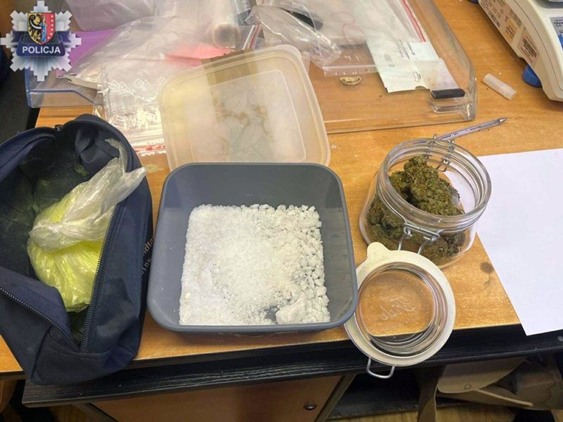 Głogów: para zatrzymana za handel narkotykami. Policja ujawnia szczegóły Głogów: para zatrzymana za handel narkotykami. Policja ujawnia szczegóły