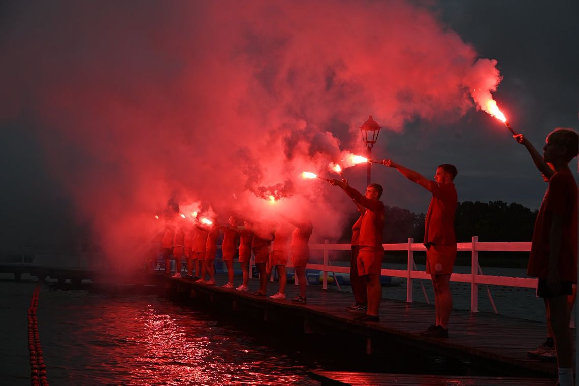 Godzina „W” w Sławie. Mieszkańcy i ratownicy WOPR pamiętali o Powstańcach Godzina „W” w Sławie. Mieszkańcy i ratownicy WOPR pamiętali o Powstańcach