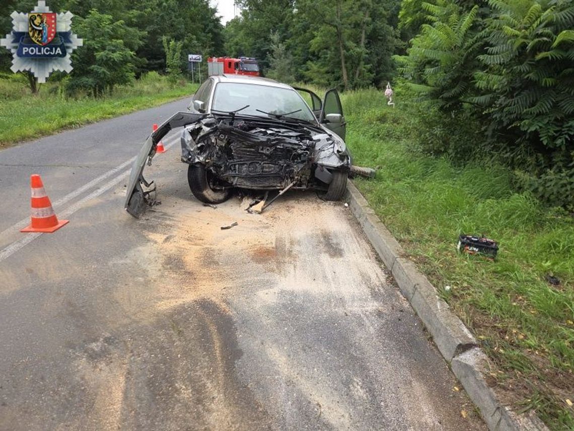 Groźny wypadek w powiecie polkowickim. Samochód wjechał w budynek Groźny wypadek w powiecie polkowickim. Samochód wjechał w budynek