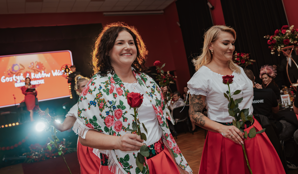 Koła Gospodyń Wiejskich błyszczały na czerwonym dywanie w Przemkowie Koła Gospodyń Wiejskich błyszczały na czerwonym dywanie w Przemkowie