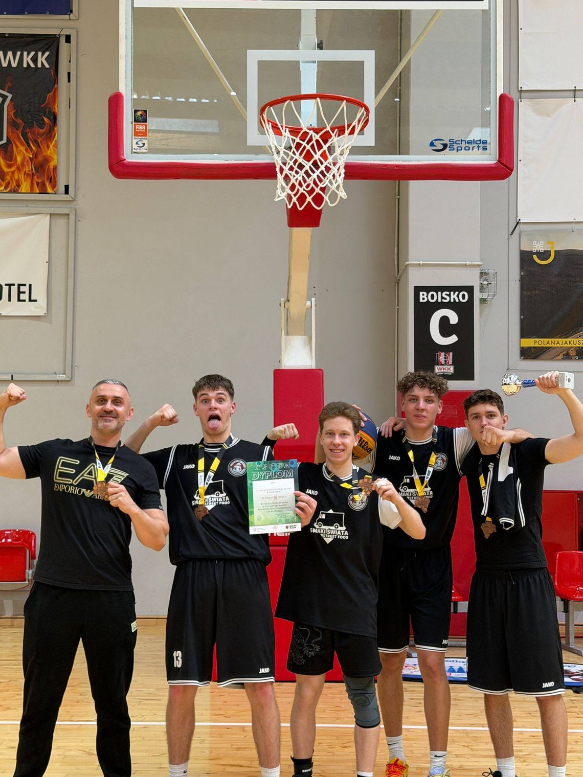 Koszykarze I LO Głogów z medalem mistrzostw Dolnego Śląska