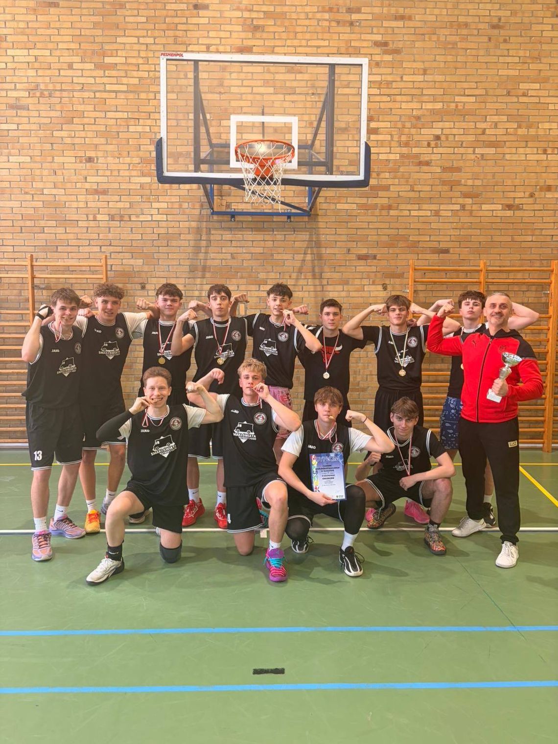 Koszykarze I LO w TOP 4 Dolnego Śląska! Koszykarze I LO w TOP 4 Dolnego Śląska!