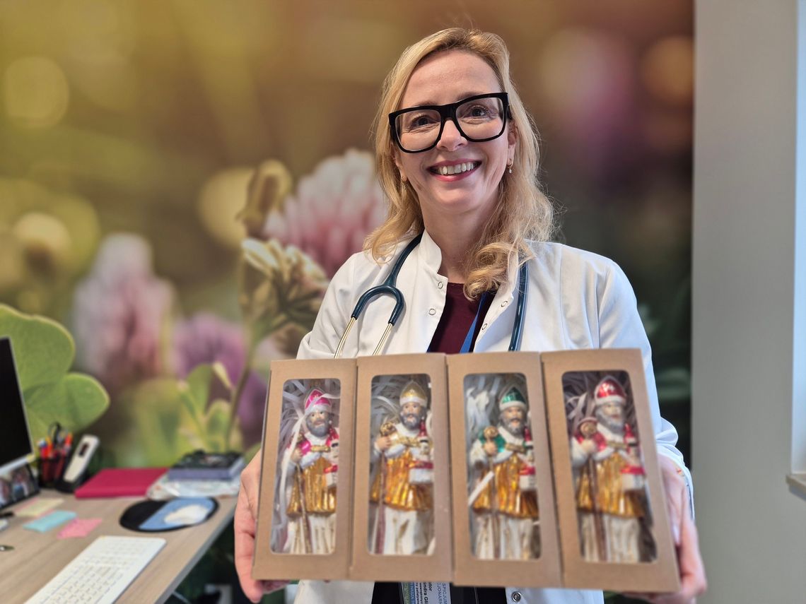 Kup bombkę Mikołaja z ratuszem i wesprzyj budowę skrzydła hospicjum Kup bombkę Mikołaja z ratuszem i wesprzyj budowę skrzydła hospicjum