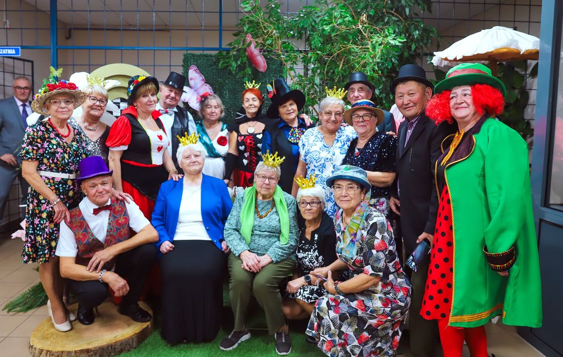 Muzyka, taniec i magia. Tak bawili się seniorzy w Maniowie Muzyka, taniec i magia. Tak bawili się seniorzy w Maniowie