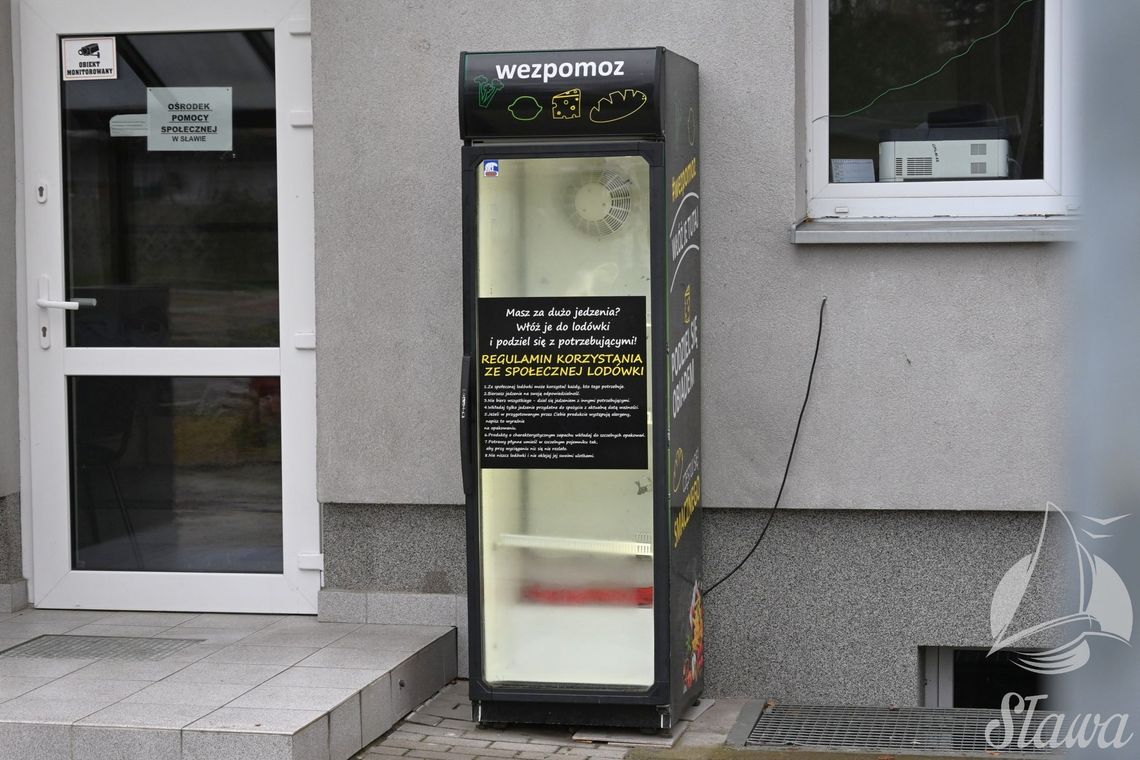Nie wyrzucaj jedzenia. W Sławie działa społeczna lodówka
