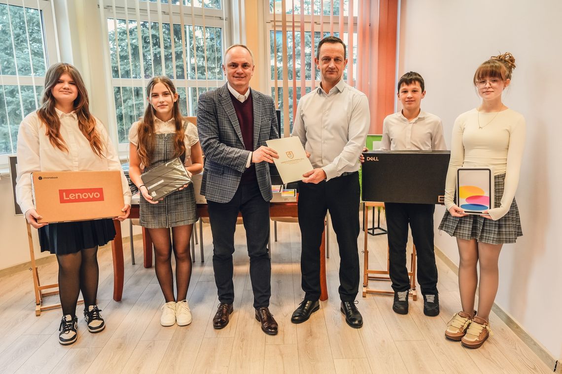 Nowy sprzęt komputerowy dla szkół w Polkowicach