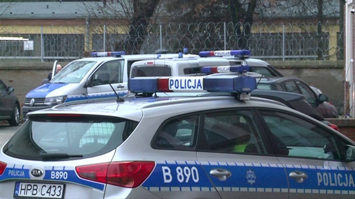 OSZUST W RĘKACH POLICJI. Wyłudził kilka tysięcy złotych.