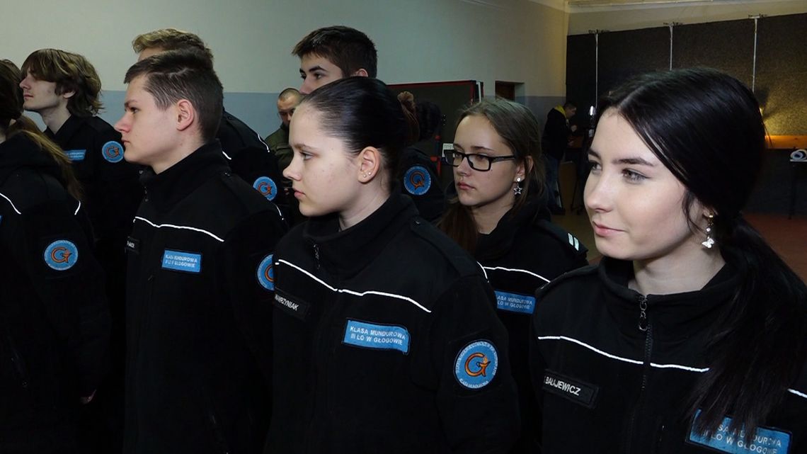 Nowe mundury i sprzęt dla uczniów III LO w Głogowie dzięki dotacji MON Nowe mundury i sprzęt dla uczniów III LO w Głogowie dzięki dotacji MON