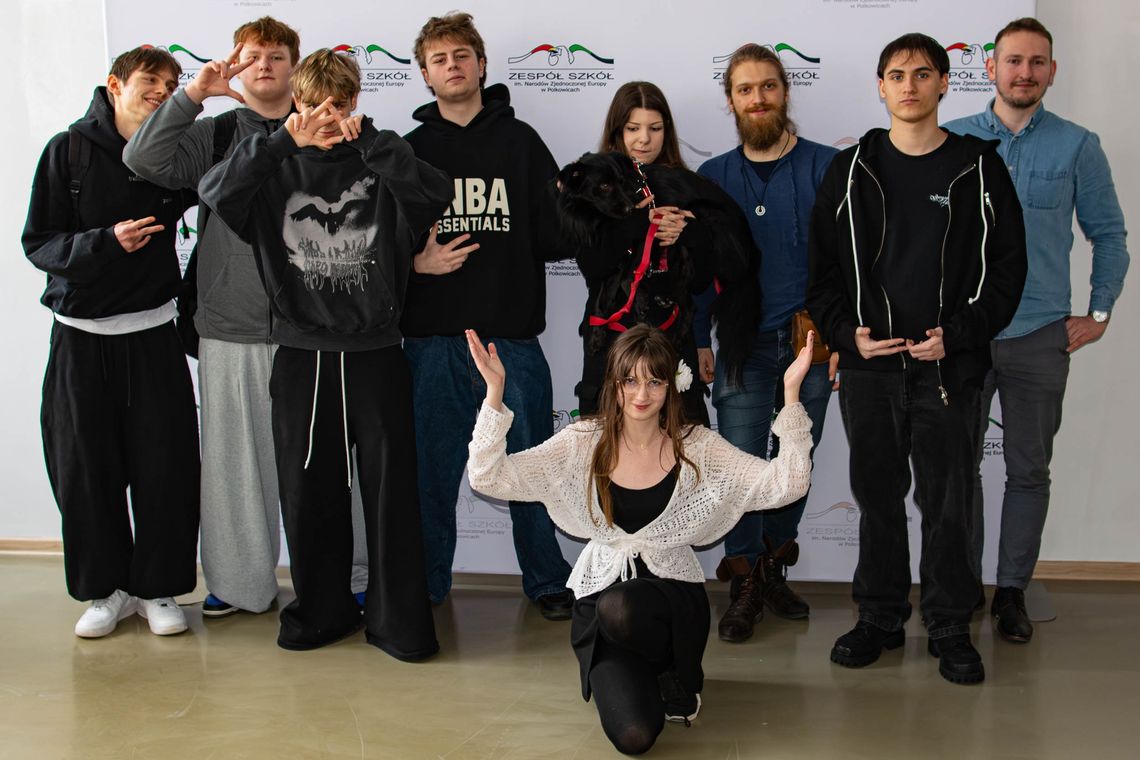 Pierwsza pomoc dla zwierząt. Uczniowie z Polkowic uczyli się RKO u psów