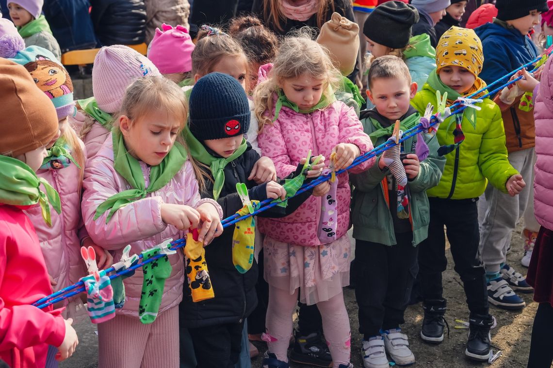 Pół tysiąca skarpetek, które łączą