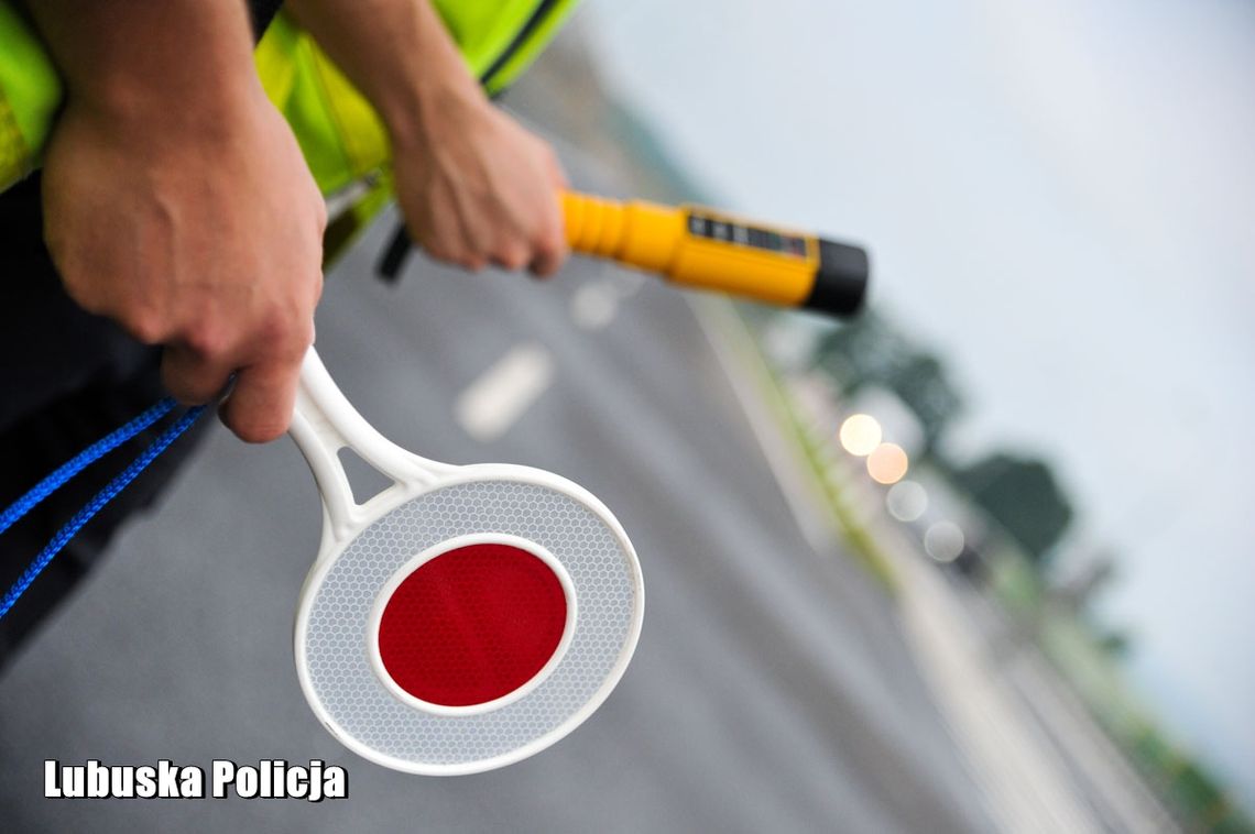 Policjanci pojechali sprawdzić kierowcę. Wpadła… zgłaszająca Policjanci pojechali sprawdzić kierowcę. Wpadła… zgłaszająca