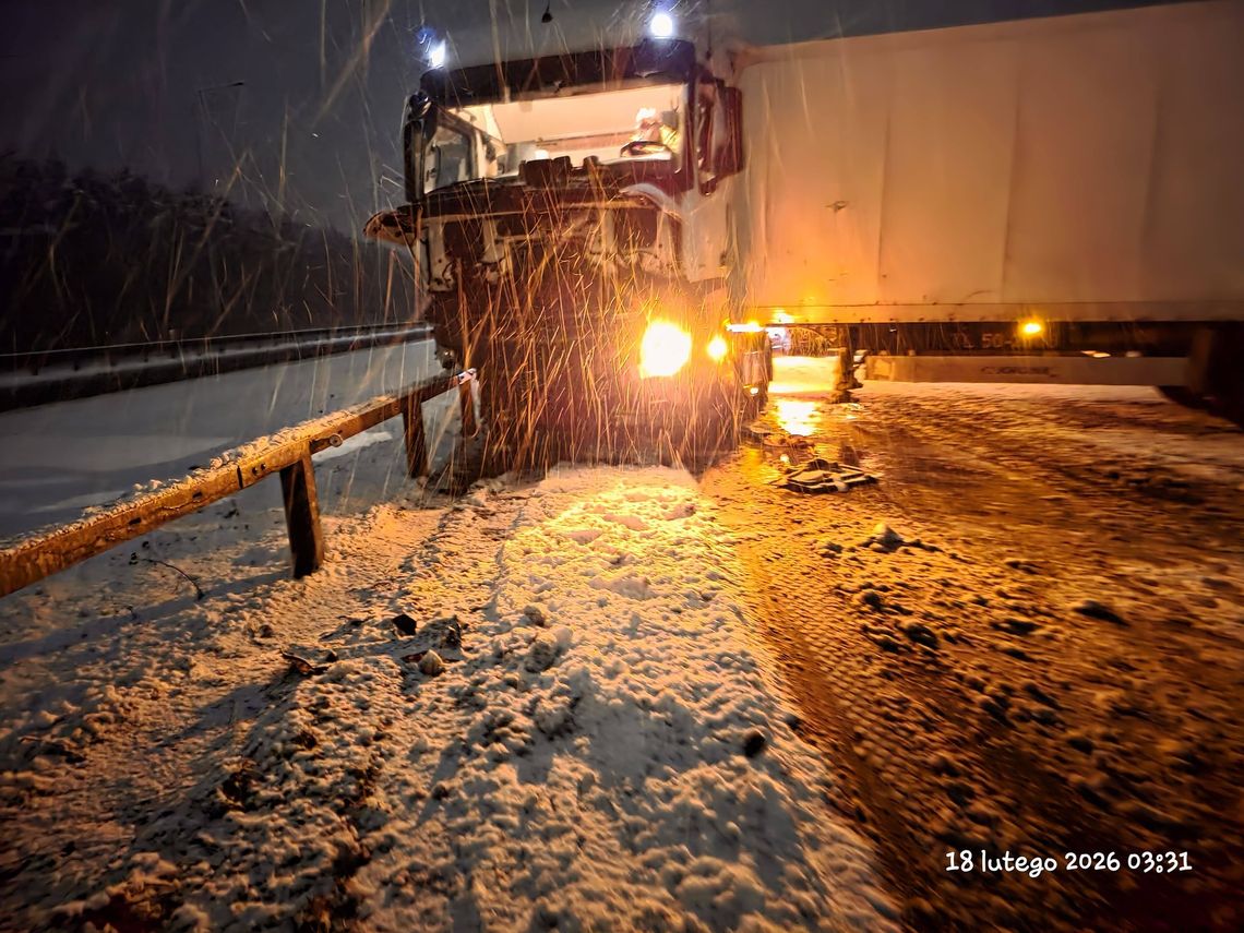 Poranne zdarzenie na S3. Ciężarówka zablokowała ruch Poranne zdarzenie na S3. Ciężarówka zablokowała ruch
