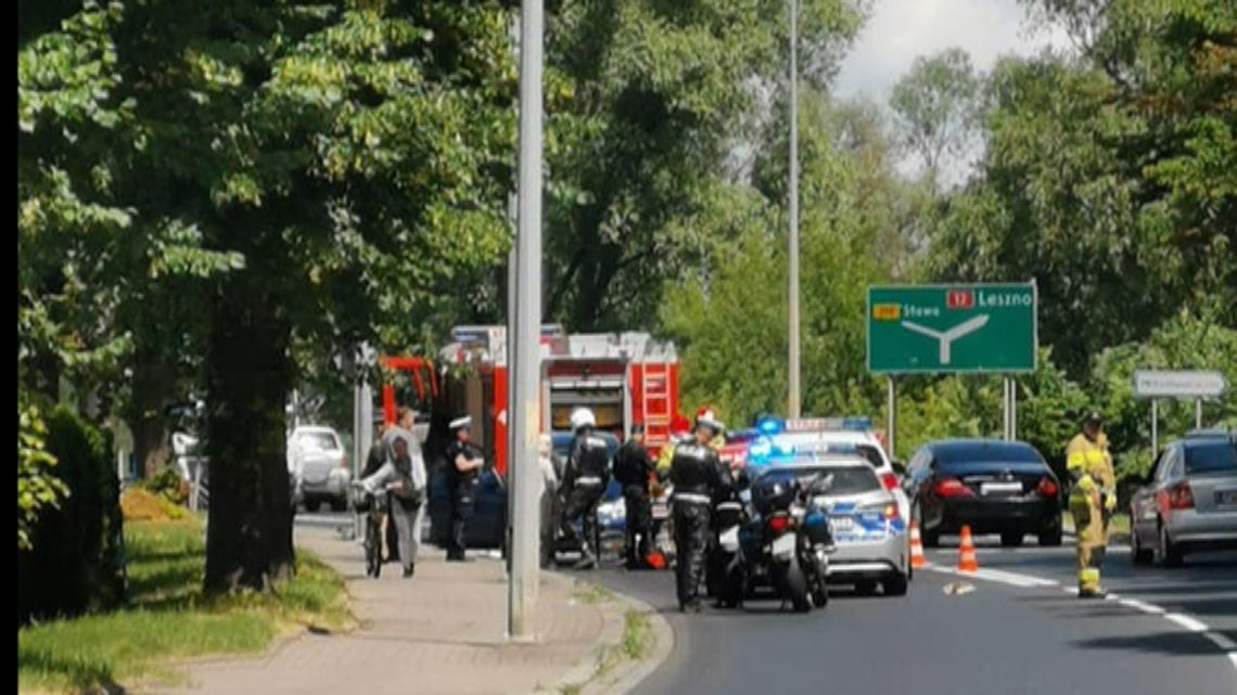POTRĄCENIE ROWERZYSTKI, KORKI PRZY WJEŹDZIE DO GŁOGOWA