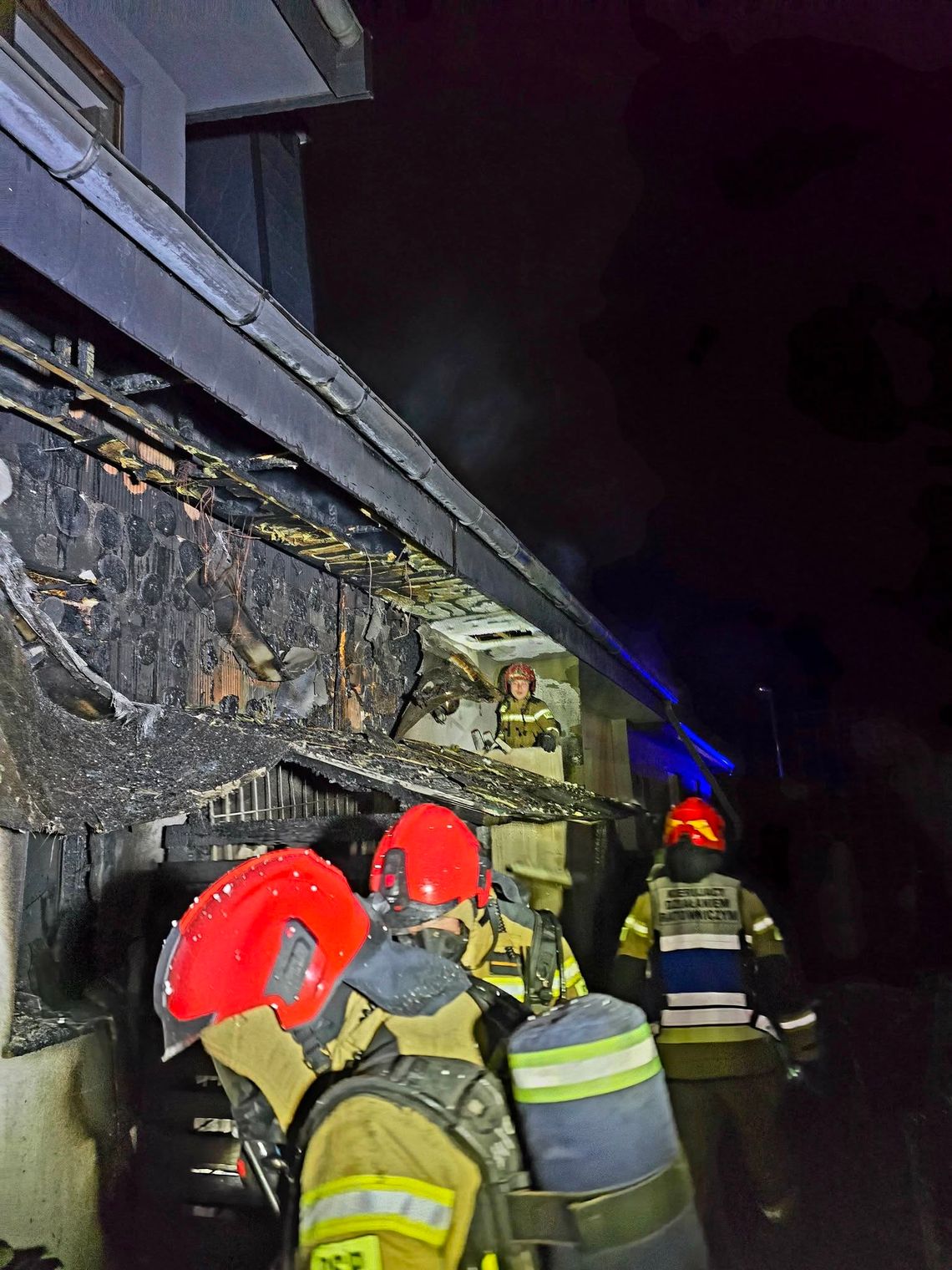 Pożar domu w Polkowicach. Akcja straży przy Wojska Polskiego Pożar domu w Polkowicach. Akcja straży przy Wojska Polskiego