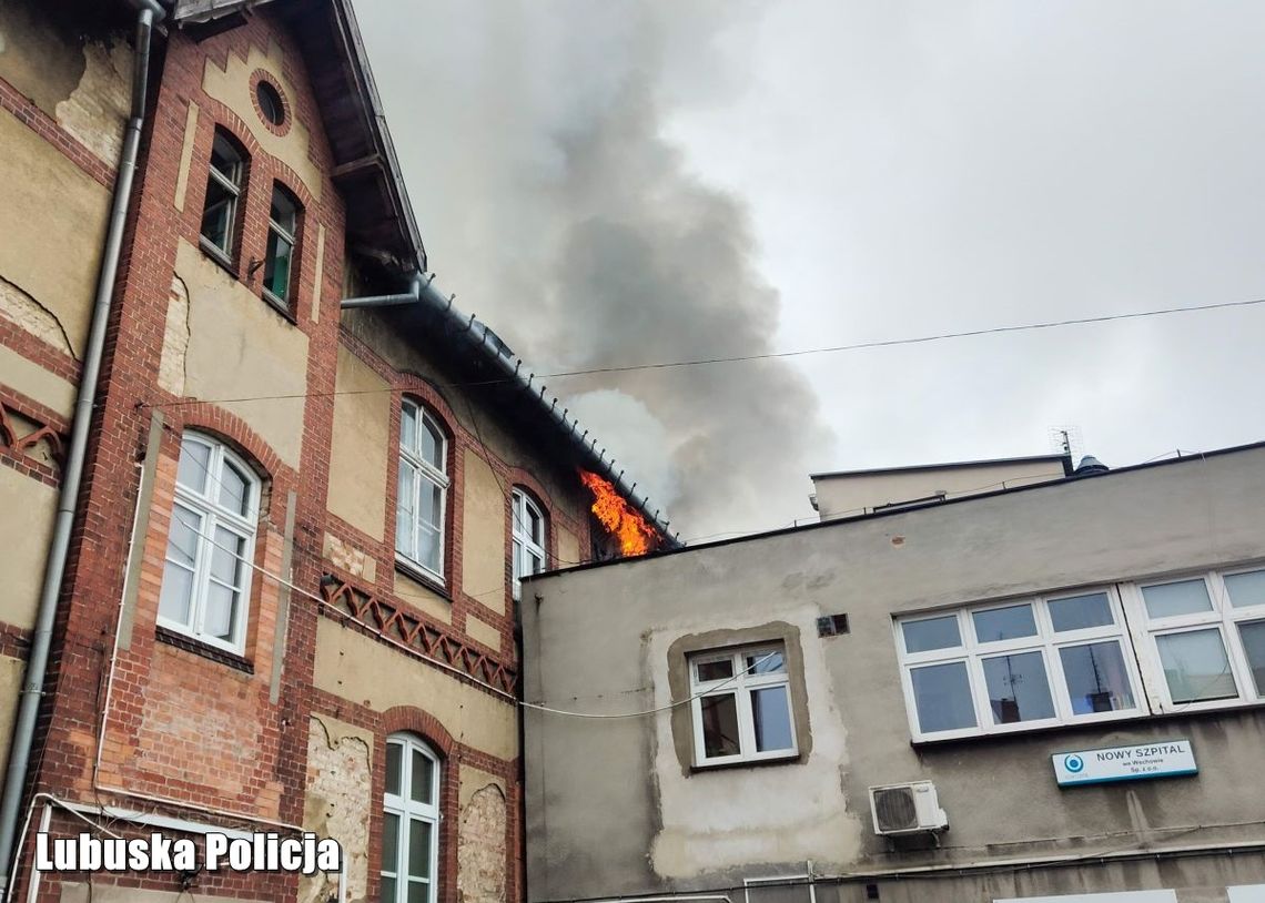 Pożar szpitala we Wschowie. Policjanci ewakuowali pacjentów