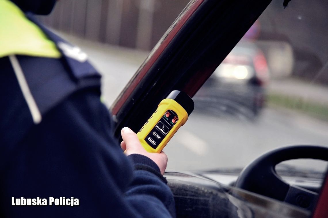 Prawie 3 promile za kierownicą tira! Policjanci zatrzymali kierowcę MAN-a