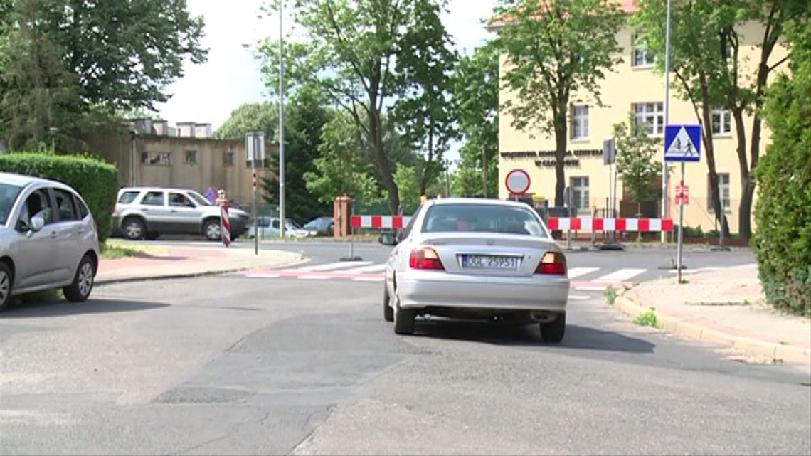 REMONT NIE DO OBJECHANIA. Zawracają na końcu drogi.