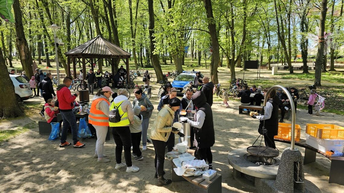Rodzinny Rajd Rowerowy we Wschowie. Bezpieczna zabawa w parku