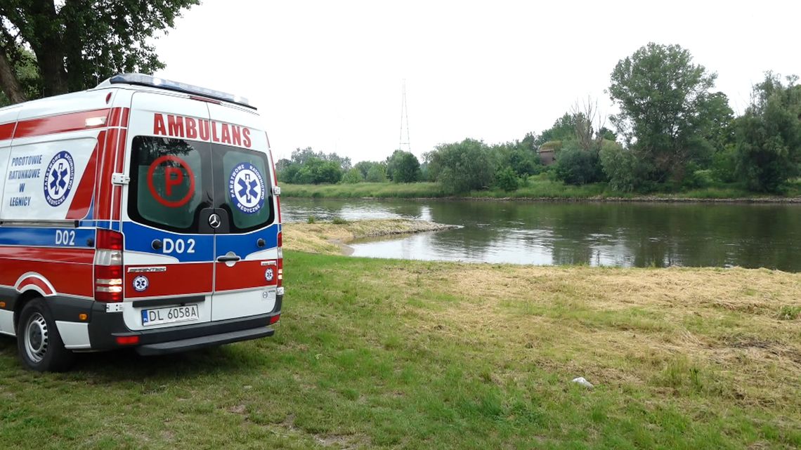 SKOCZYŁ Z MOSTU DROGOWEGO SKOCZYŁ Z MOSTU DROGOWEGO