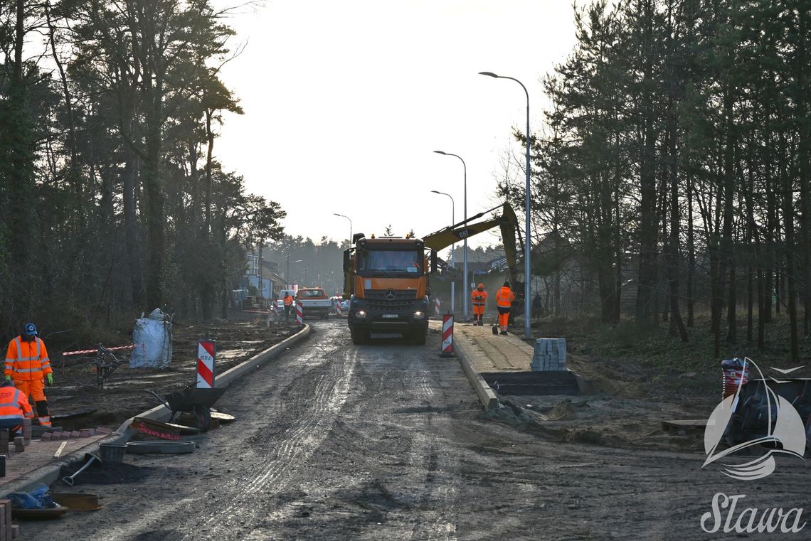 Sława inwestuje w drogi. Postęp prac na Jaśminowej i Tęczowej