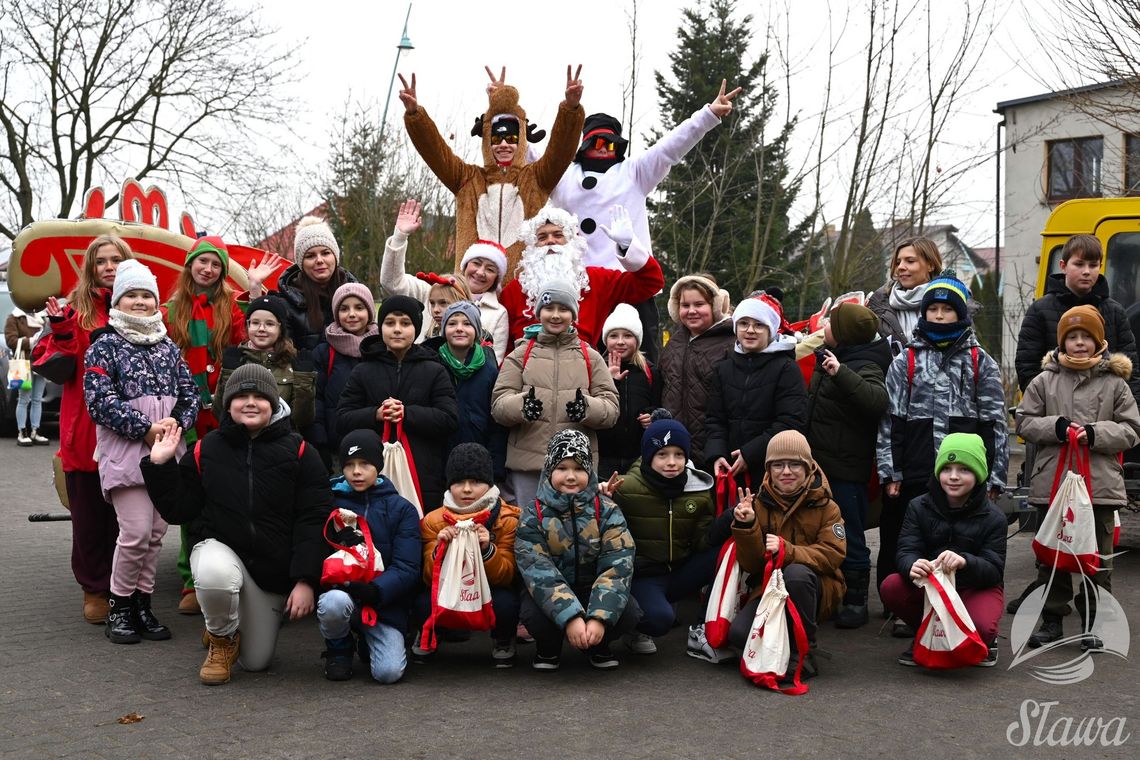 Święty Mikołaj ruszył w trasę po gminie Sława