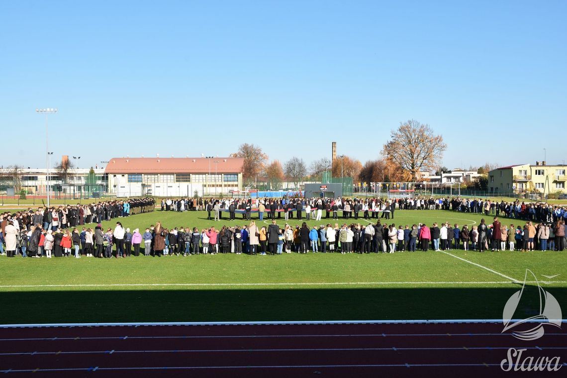 „Szkoła do hymnu” w Sławie – wspólne śpiewanie Mazurka Dąbrowskiego!
