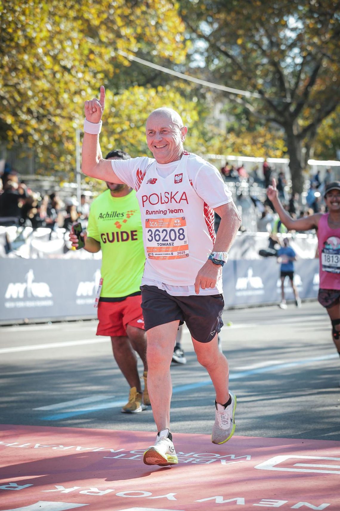 Tomasz Augustyniak ze Sławy zdobył Koronę Maratonów Świata Tomasz Augustyniak ze Sławy zdobył Koronę Maratonów Świata