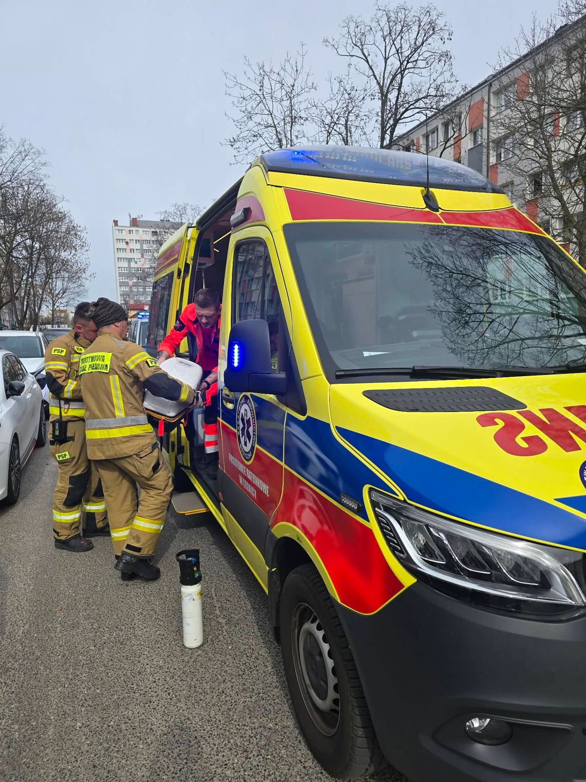 Tragiczne zdarzenie w Polkowicach i dachowanie auta w regionie