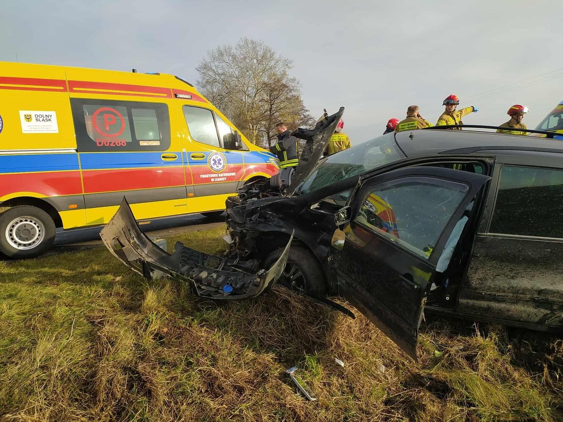 Trzy osoby poszkodowane w zdarzeniu drogowym pod Grębocicami Trzy osoby poszkodowane w zdarzeniu drogowym pod Grębocicami