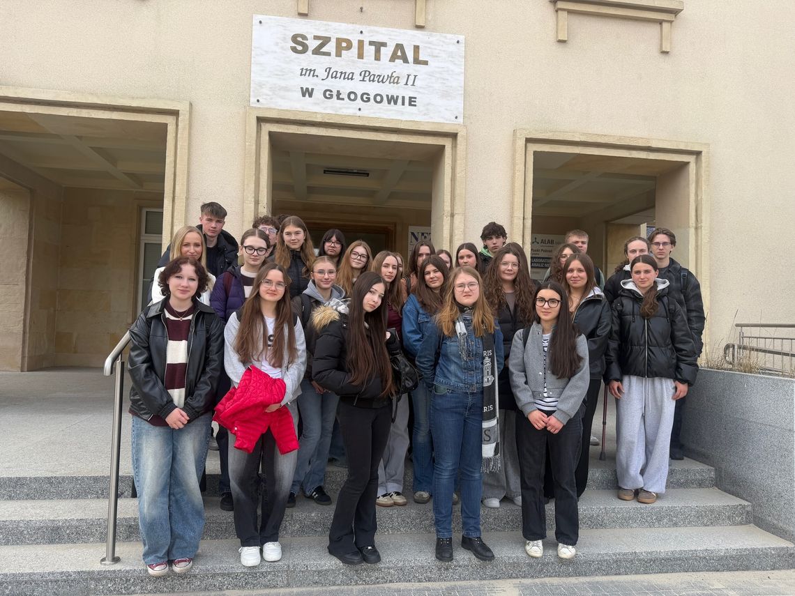 Uczniowie I LO odwiedzili szpital w Głogowie