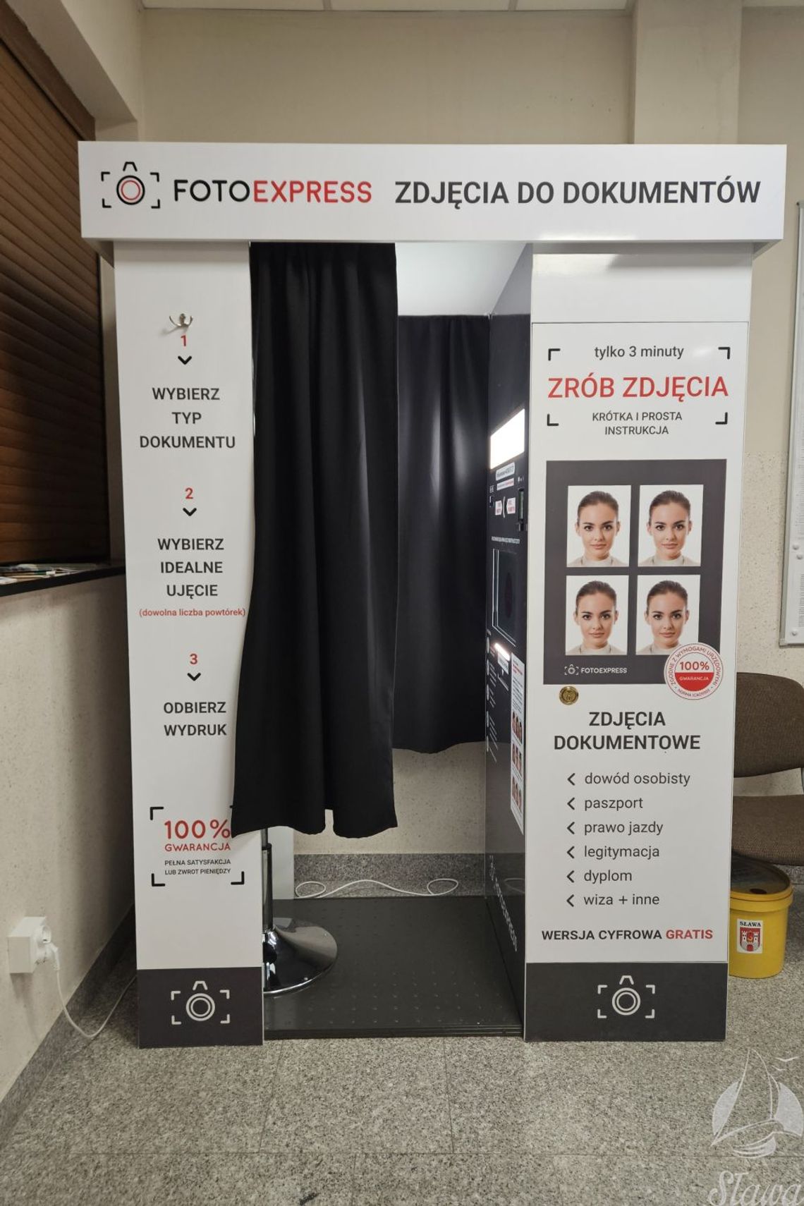 Urząd w Sławie z fotobudką dla mieszkańców Urząd w Sławie z fotobudką dla mieszkańców