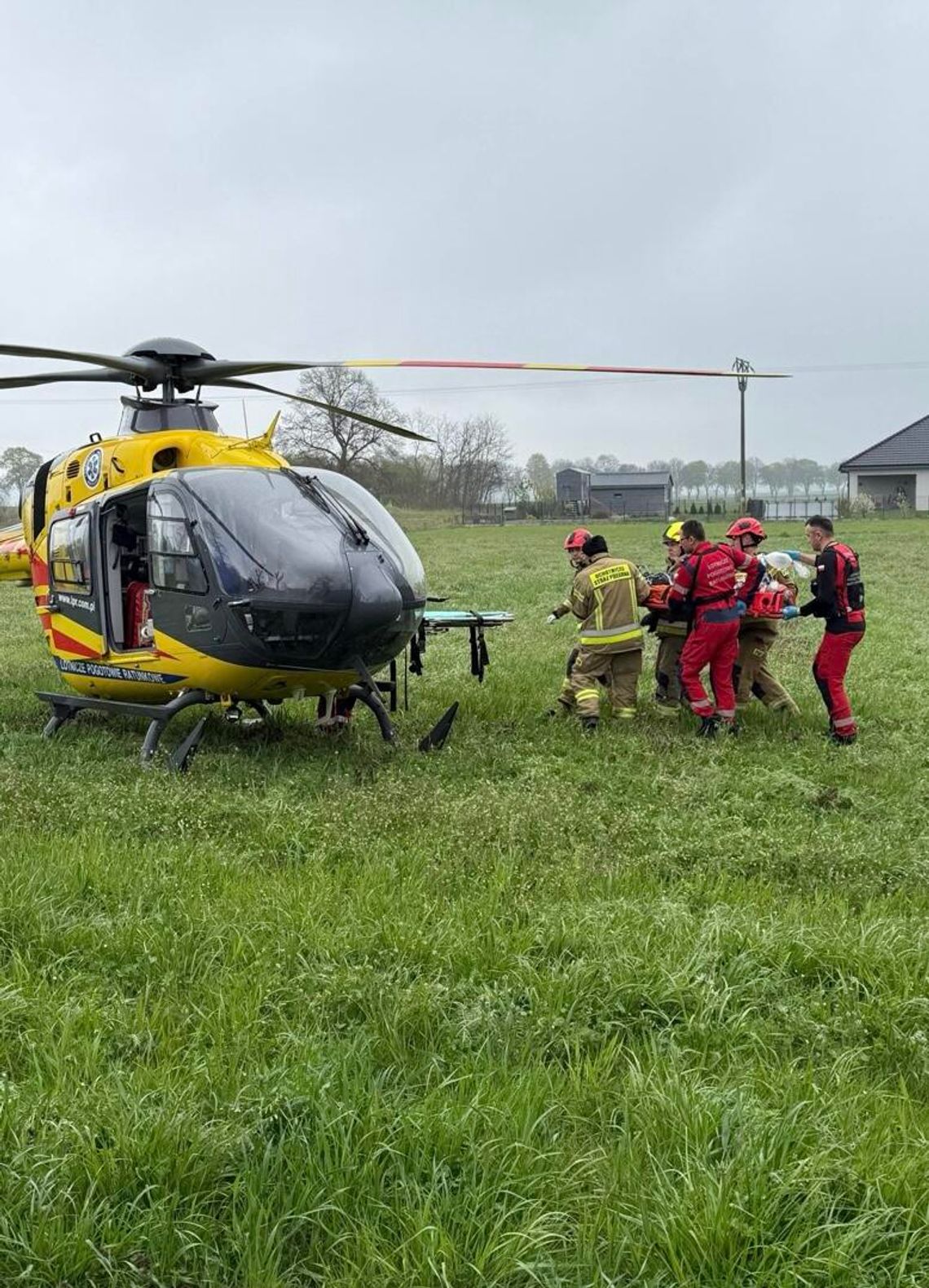 Wypadek na budowie w Kłobuczynie. Mężczyzna spadł z rusztowania
