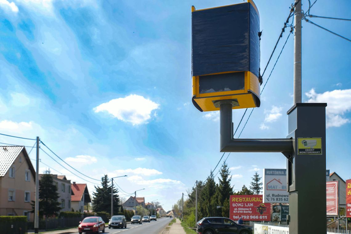 ŻŁOTY FOTORADAR W SREBACH OWINIĘTY CZARNĄ FOLIĄ TO ZIELONE ŚWIATAŁO DLA PIRATÓW